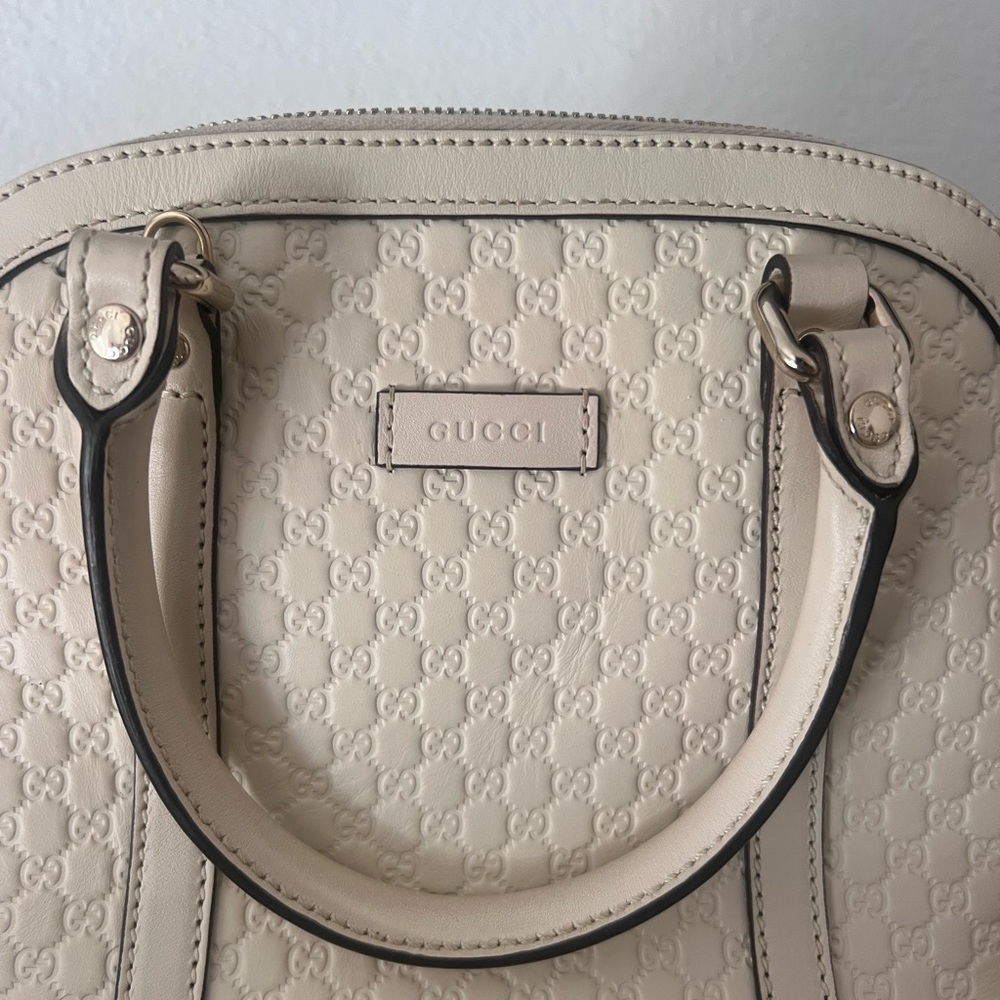 Gucci Ivory Shoulder bag with Black Accents - Picture 2 of 13